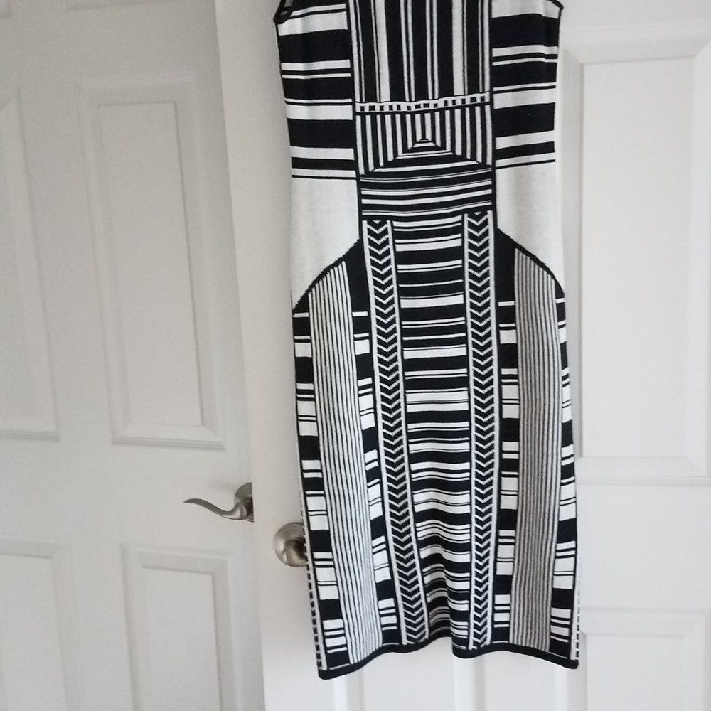 Dress sleeveless